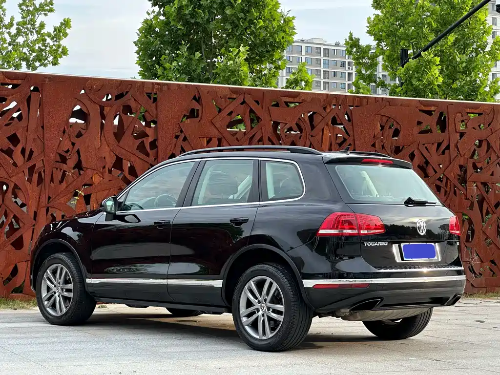Volkswagen Touareg 2017 — фото 5