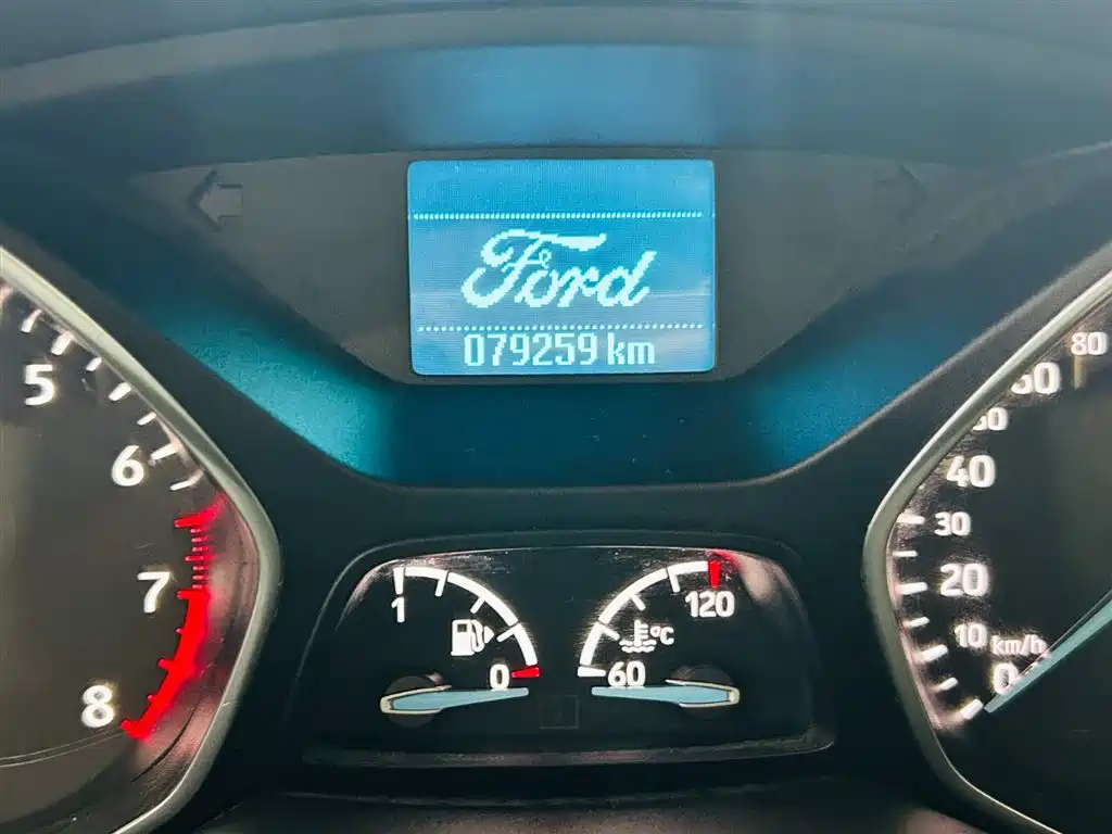 Ford Kuga 2017 — фото 16