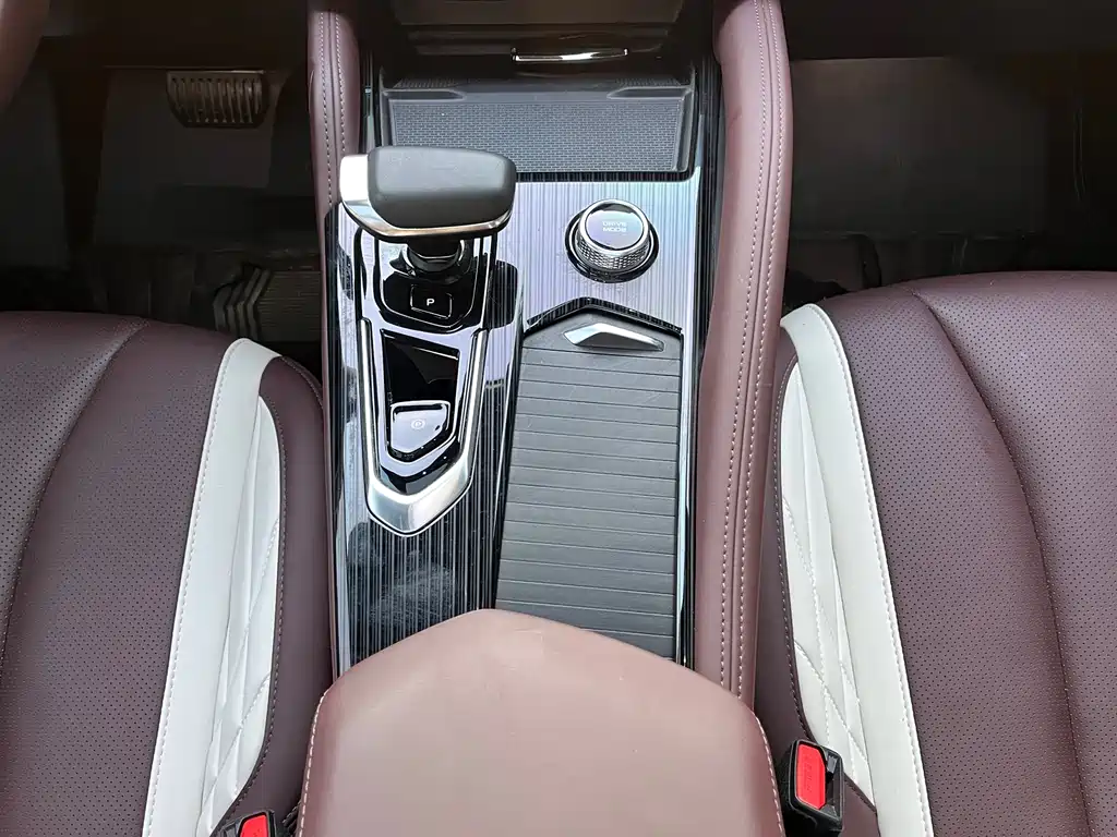Geely Xingyue L 2022 — фото 13