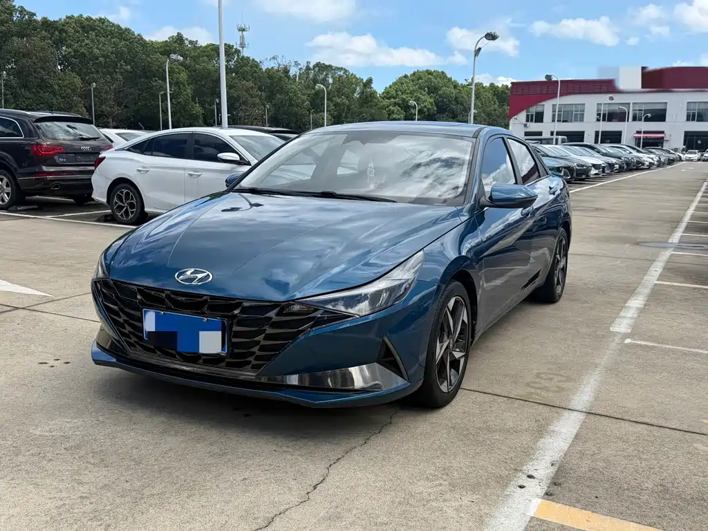 Hyundai Elantra 2021 — фото 1