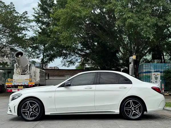 Mercedes-Benz C-Class 2021