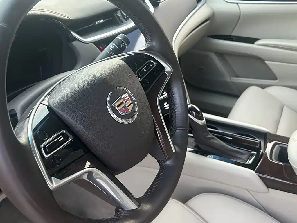 Cadillac XTS 2015 — фото 5