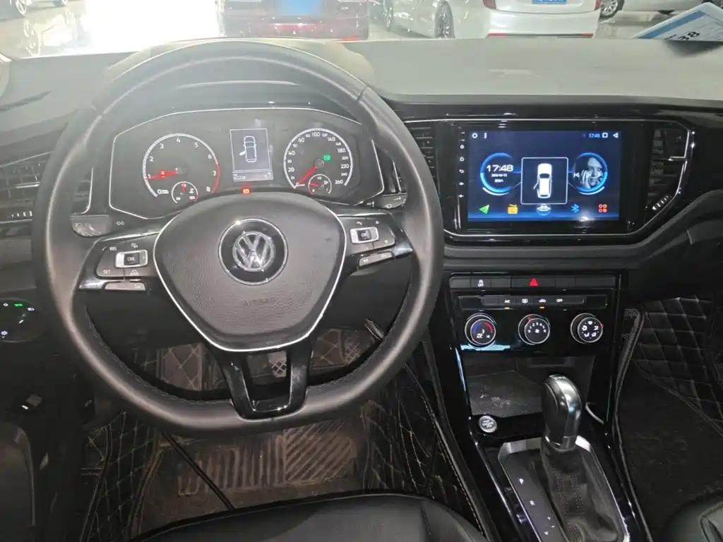 Volkswagen T-Roc 2020 — фото 10