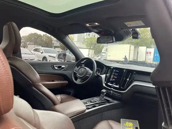 Volvo XC60 2021