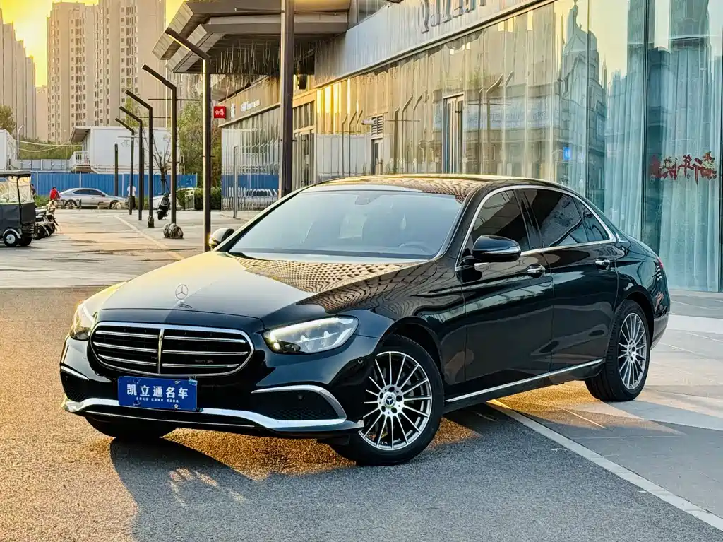 Mercedes-Benz E-Class 2022