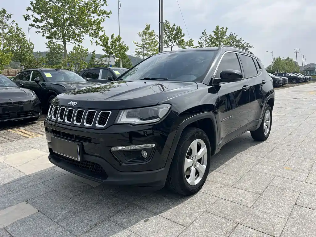 Jeep Compass 2019 — фото 1