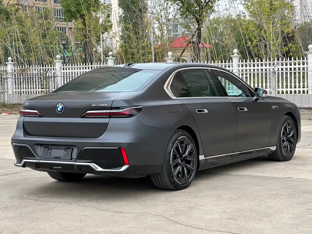 BMW i7 2023 — фото 7