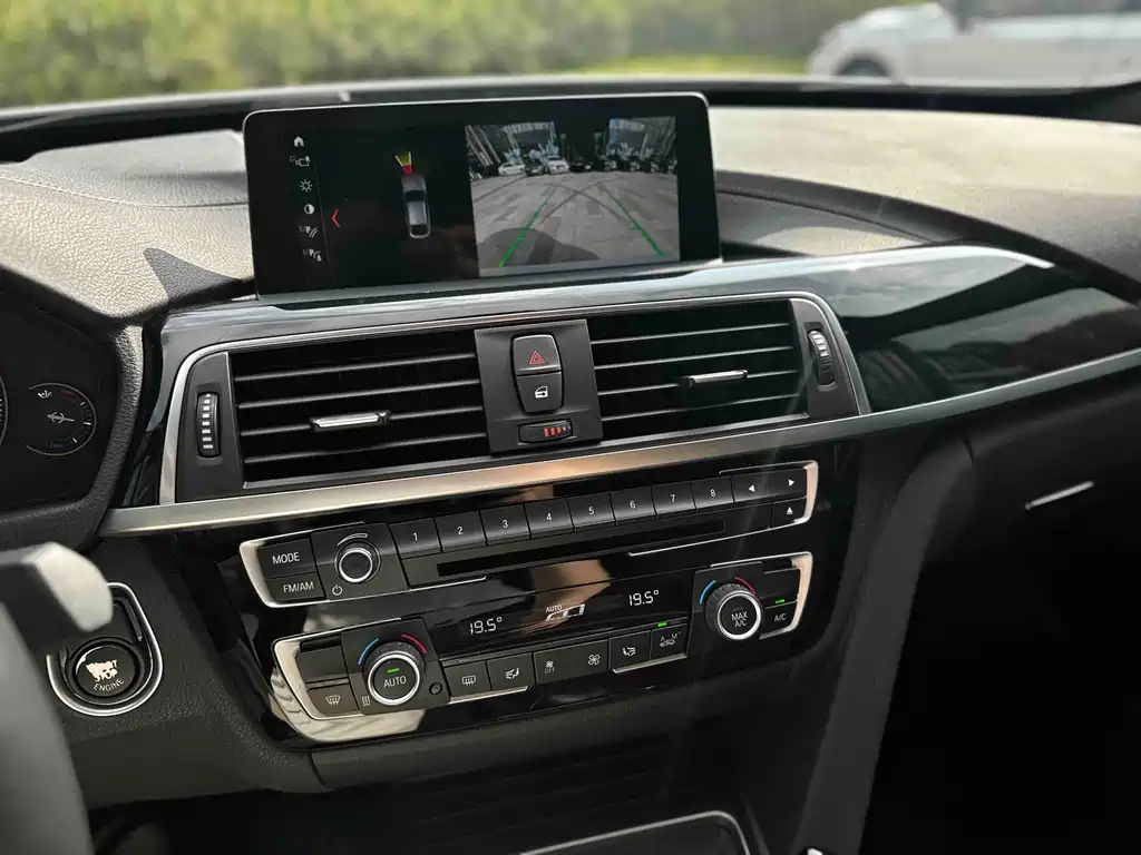 BMW 3 Series GT 2019 — фото 19