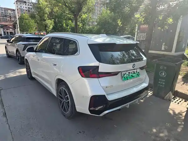 BMW iX1 2024