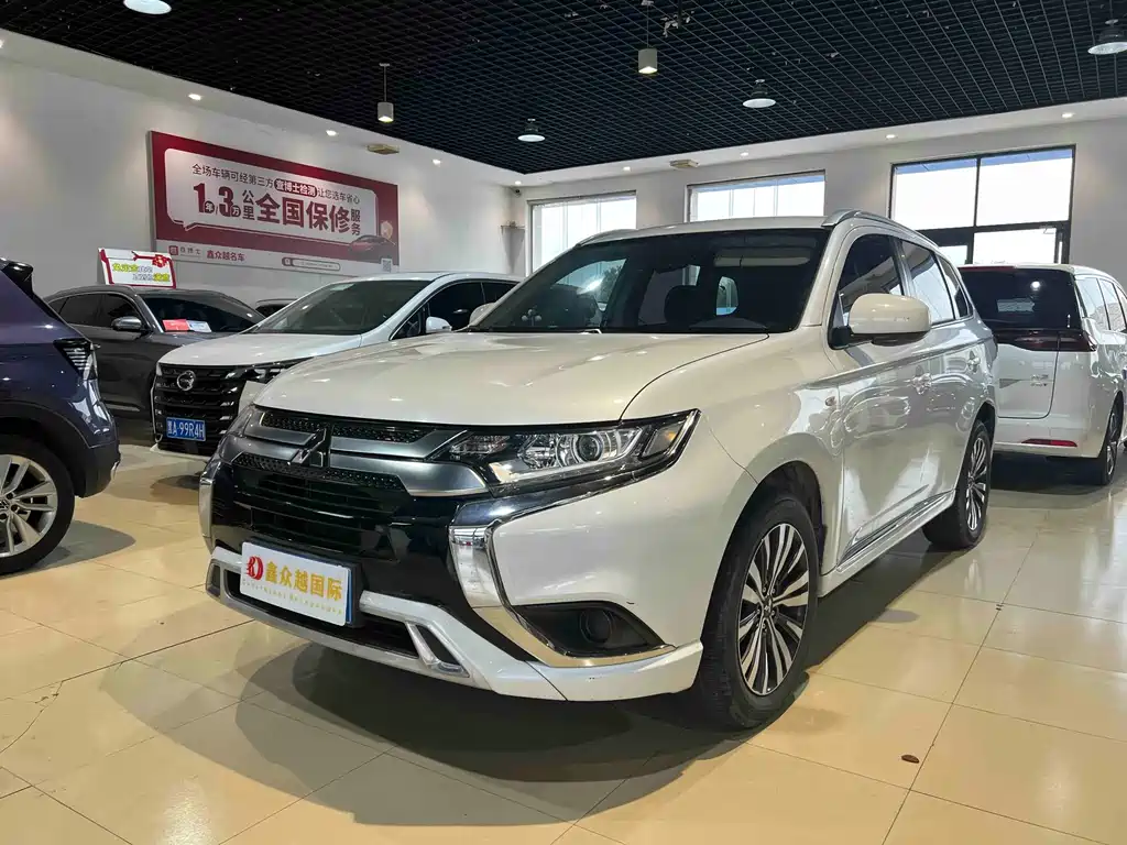 Mitsubishi Outlander 2023