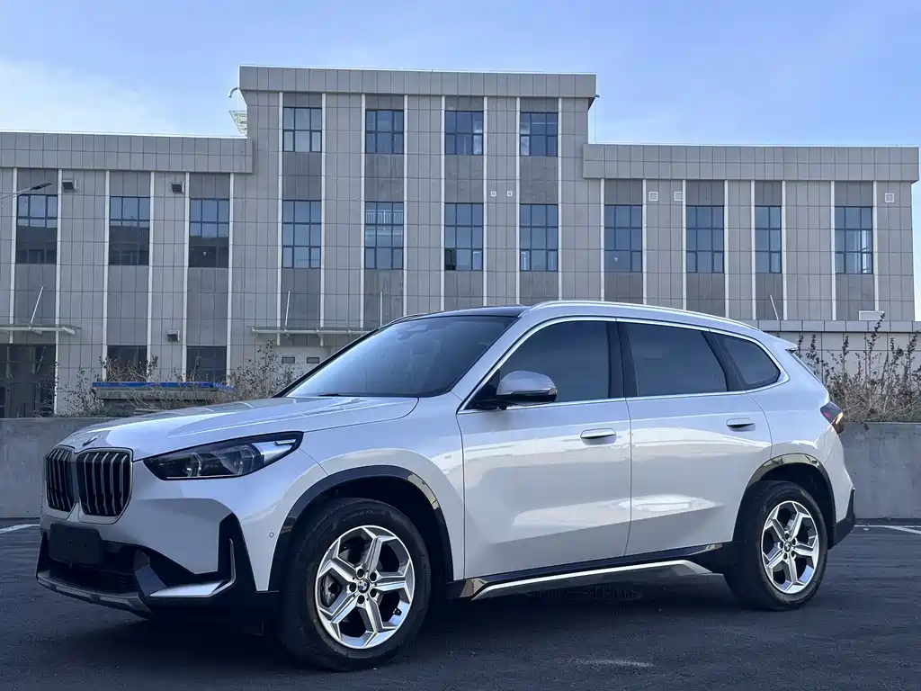 BMW X1 2023 — фото 1