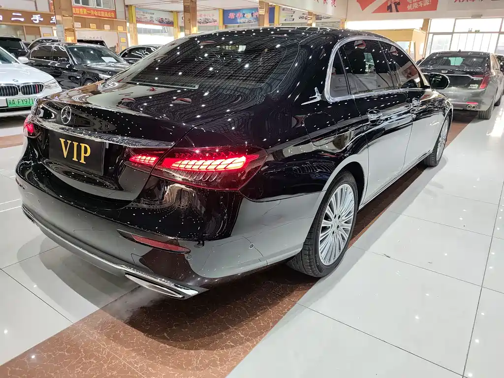 Mercedes-Benz E-Class 2022 — фото 11