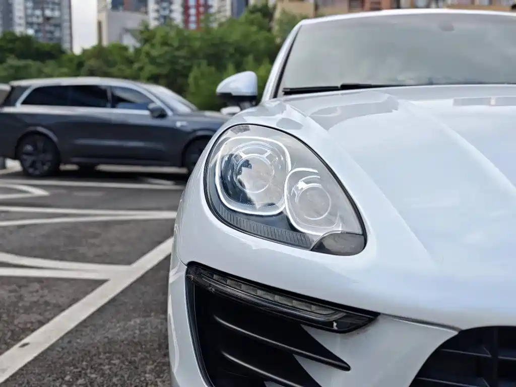 Porsche Macan 2016 — фото 31