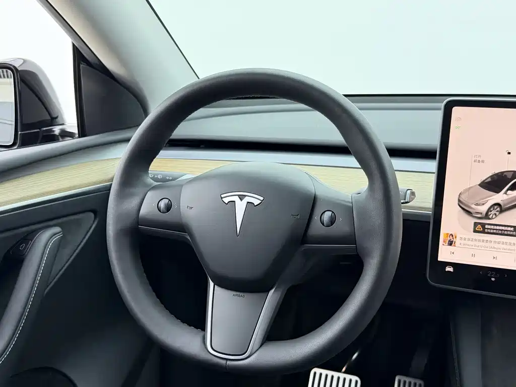Tesla Model Y 2022