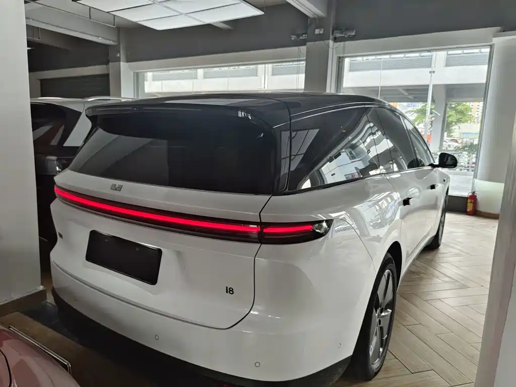 Li Auto i8 2026 — фото 9
