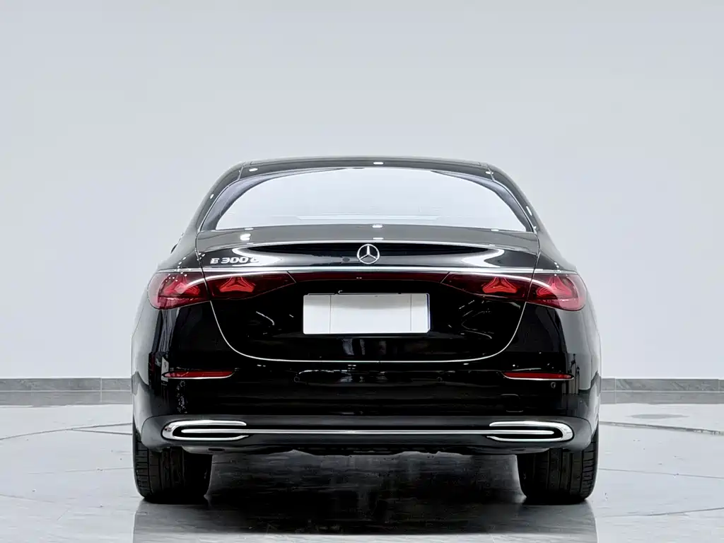 Mercedes-Benz E-Class 2025 — фото 15