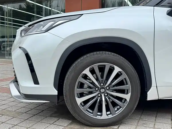 Toyota Crown Kluger 2024