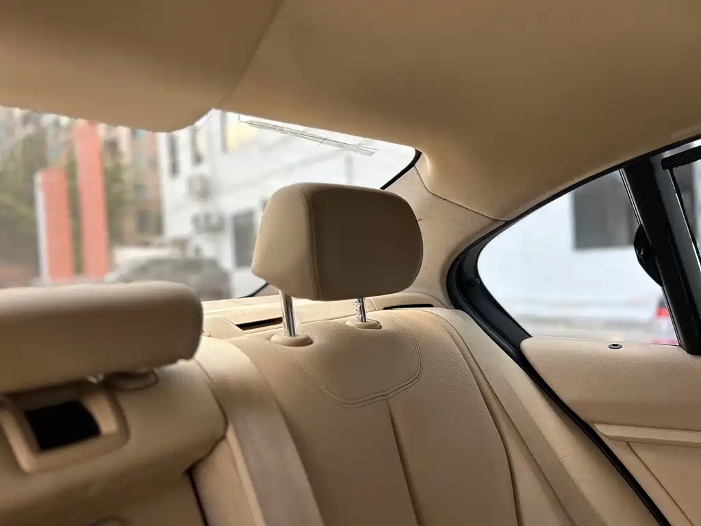 BMW 3 Series 2015 — фото 28