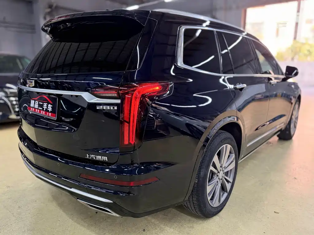 Cadillac XT6 2021 — фото 28