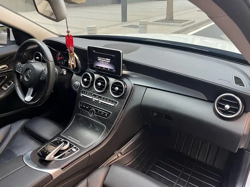 Mercedes-Benz C-Class 2018 — фото 23
