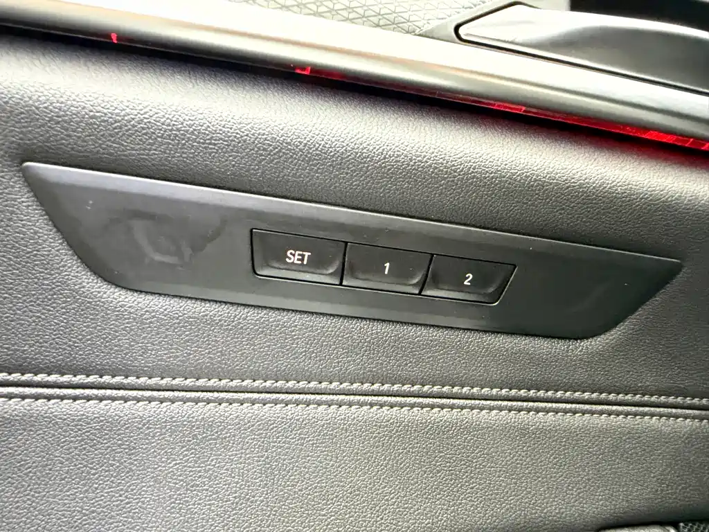 BMW 5 Series 2021 — фото 19