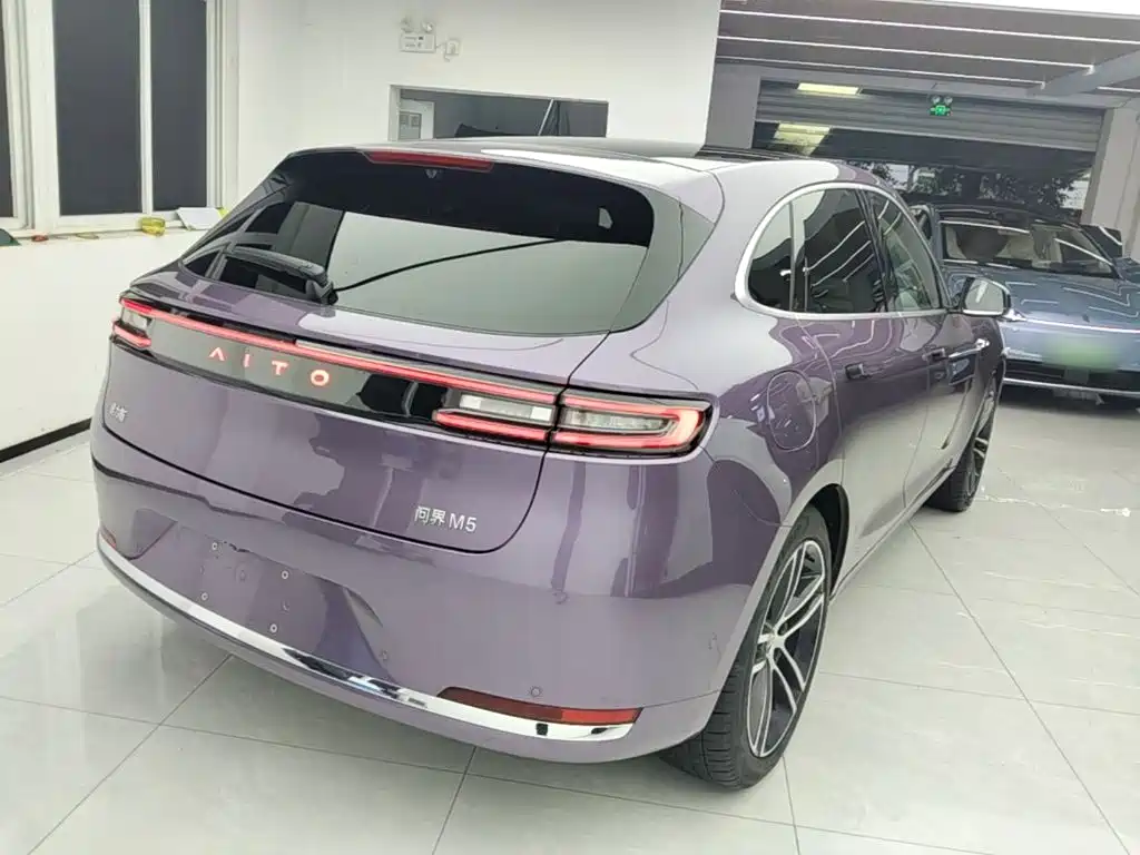 AITO M5 2025