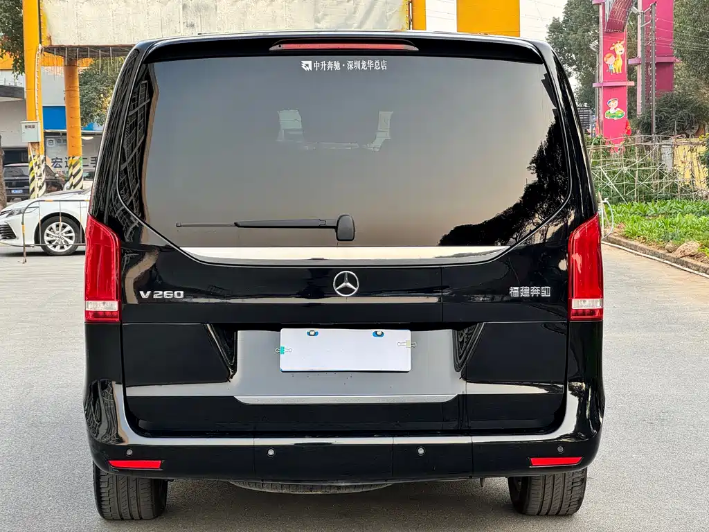 Mercedes-Benz V-Class 2023 — фото 12