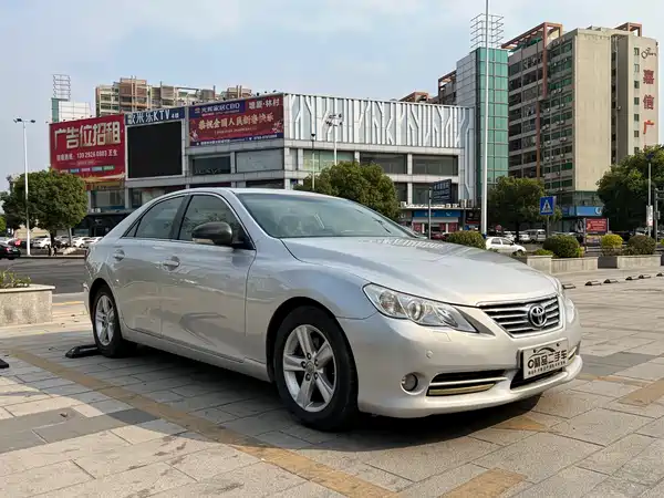 Toyota Reiz 2010