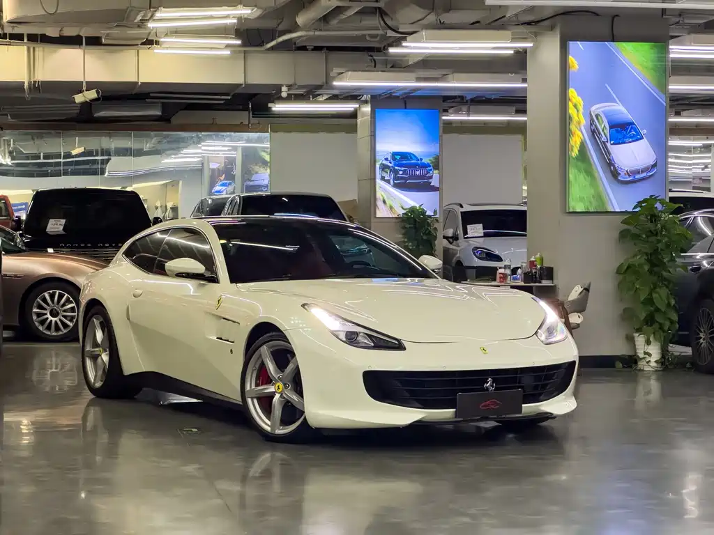 Ferrari GTC4Lusso 2019 — фото 3