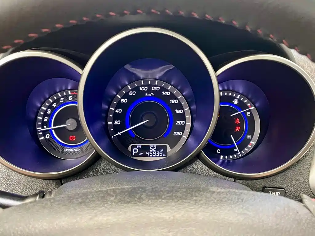 Changan Eado XT 2015 — фото 13
