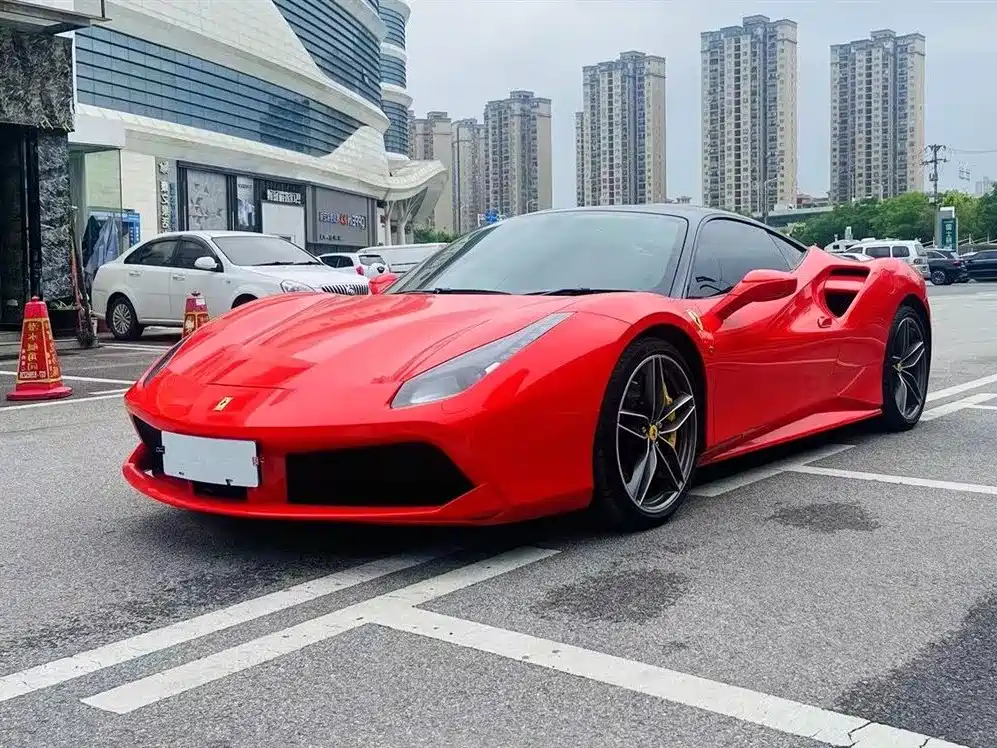Ferrari 488 2017 — фото 1