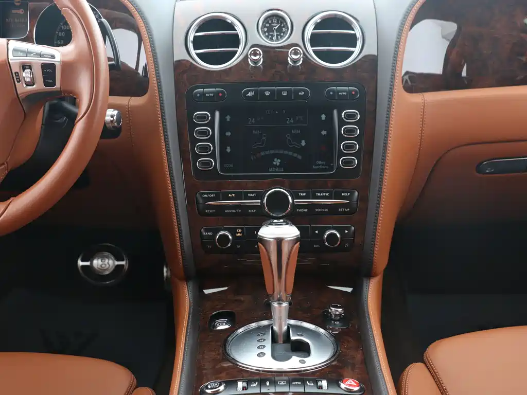 Bentley Flying Spur 2011 — фото 9