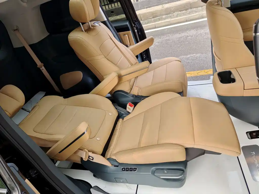 GAC Trumpchi E8 PHEV 2024 — фото 19