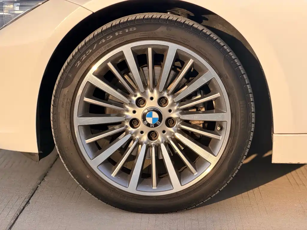 BMW 3 Series 2019 — фото 21
