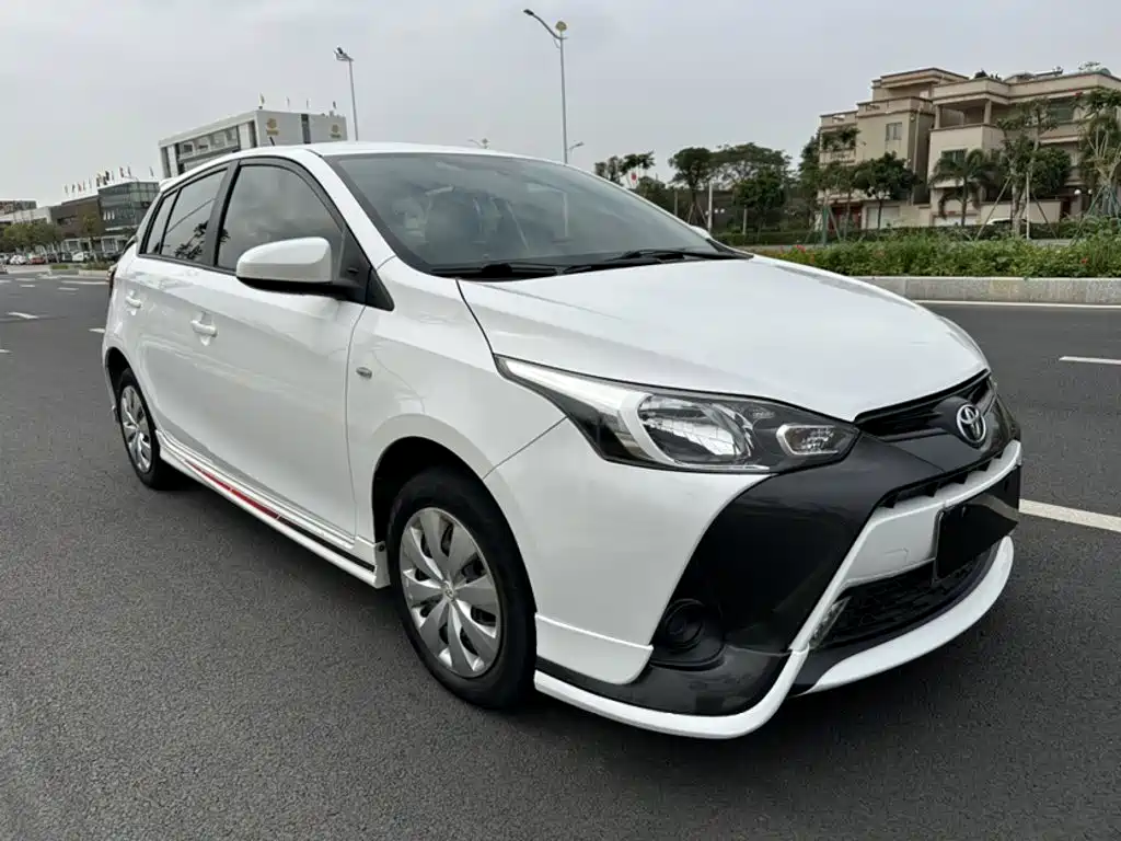 Toyota Yaris L 2018 — фото 14
