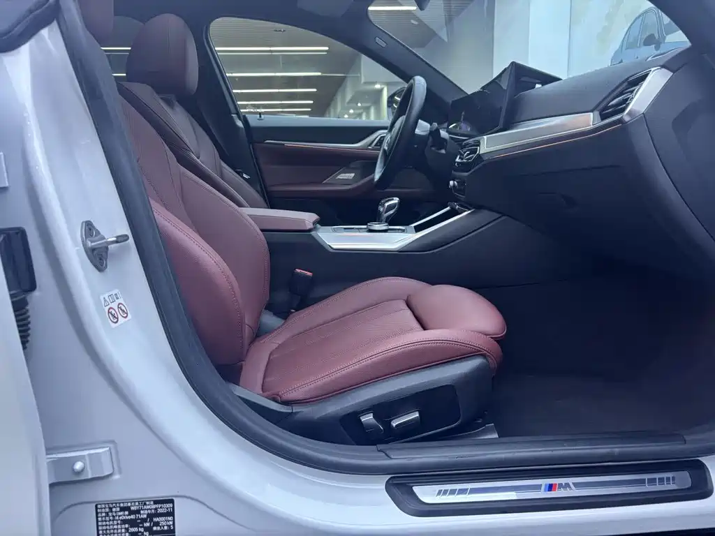 BMW i4 2024 — фото 10
