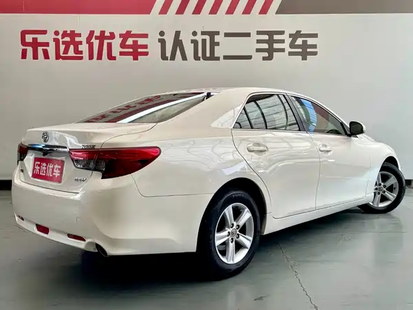 Toyota Reiz 2014