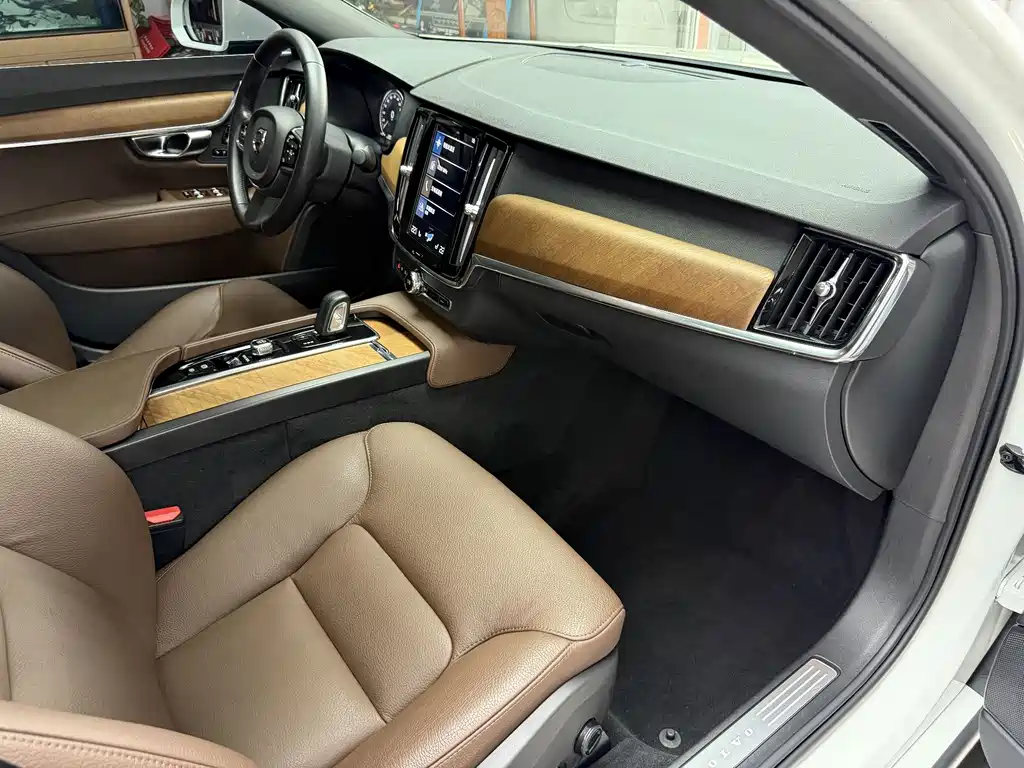 Volvo S90 2021 — фото 16