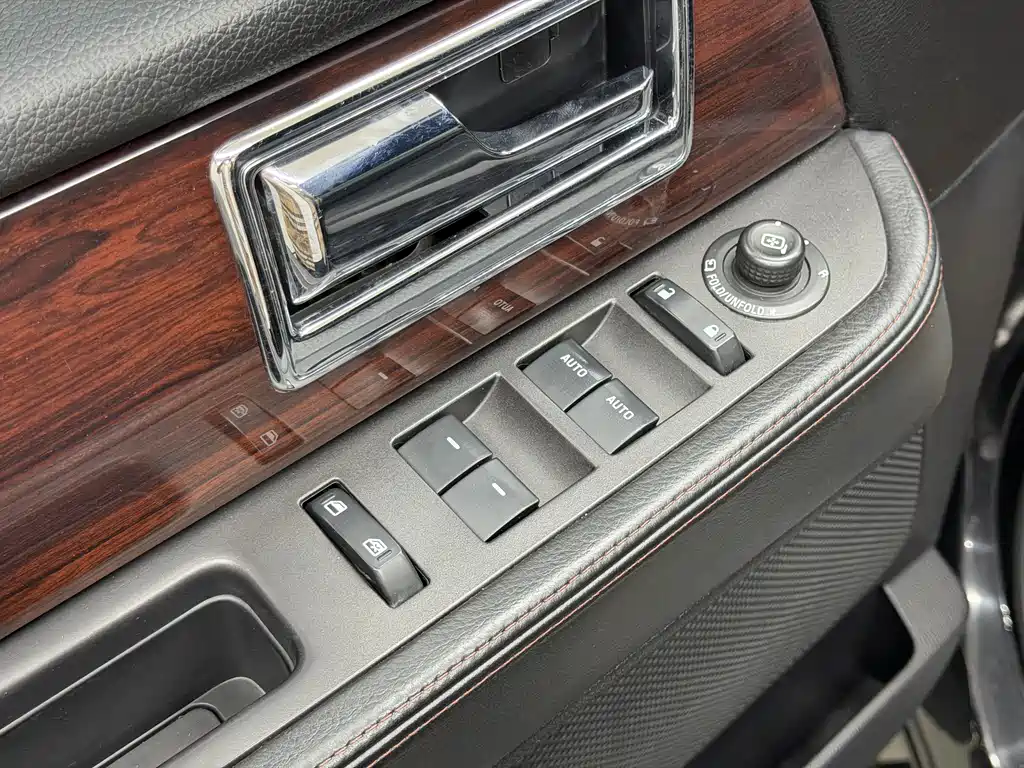 Lincoln Navigator 2017 — фото 12