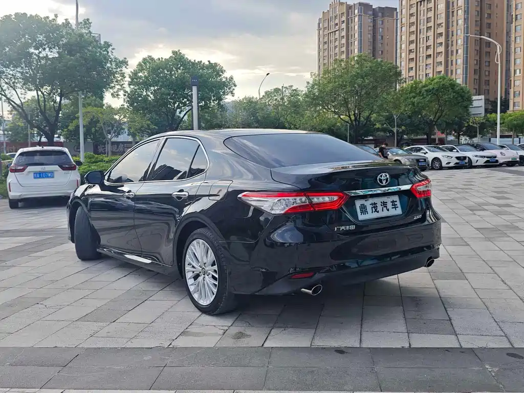 Toyota Camry 2020 — фото 8