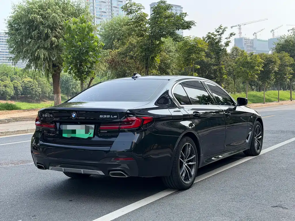 BMW 5 Series New Energy 2021 — фото 9
