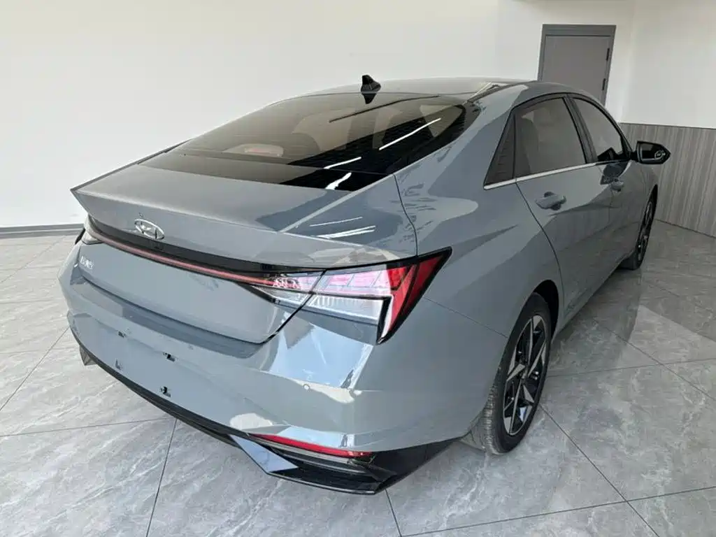 Hyundai Elantra 2023