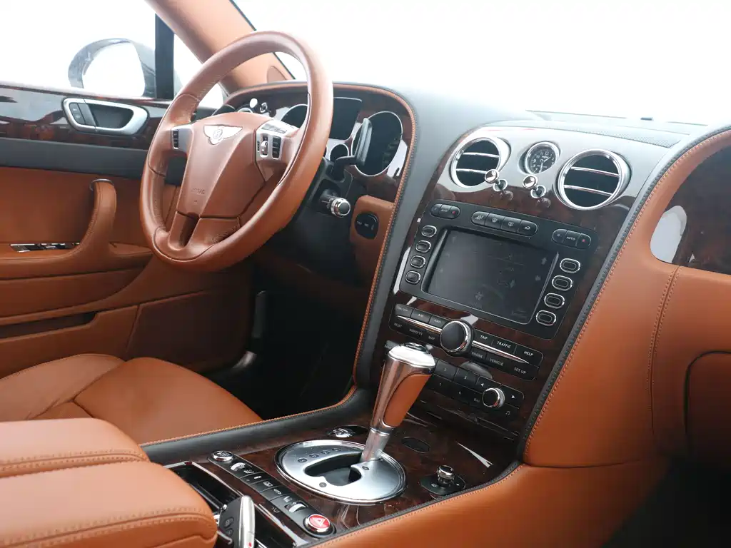 Bentley Flying Spur 2011 — фото 8