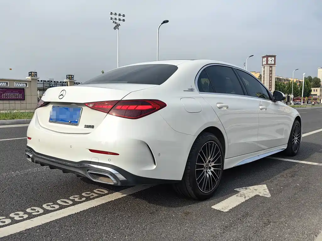 Mercedes-Benz C-Class 2024