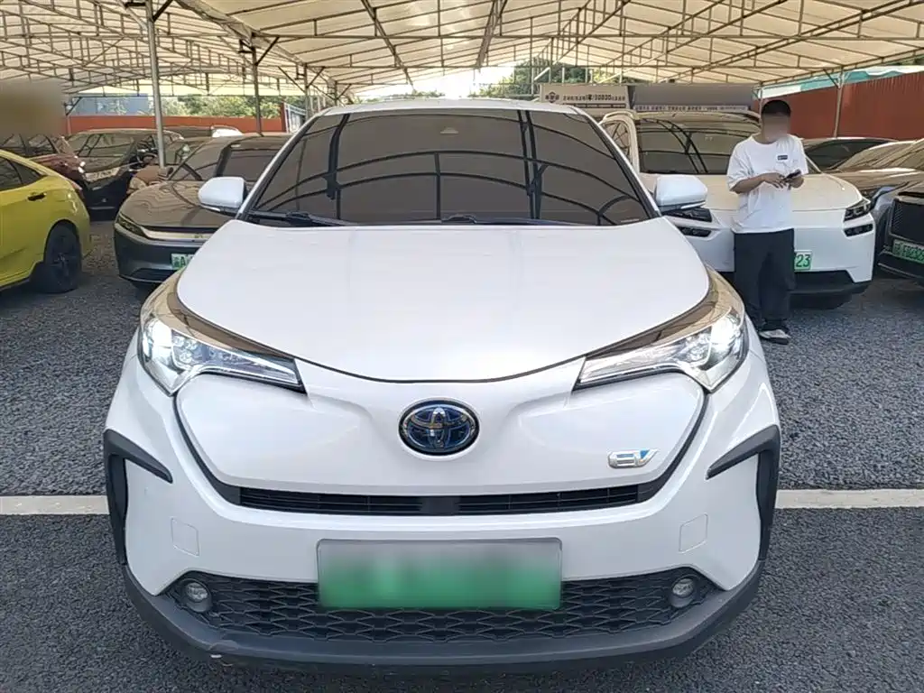 Toyota C-HR EV 2022 — фото 3