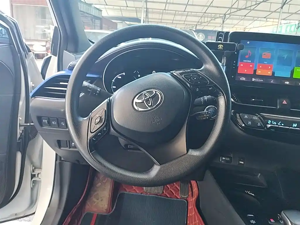 Toyota C-HR EV 2022 — фото 11