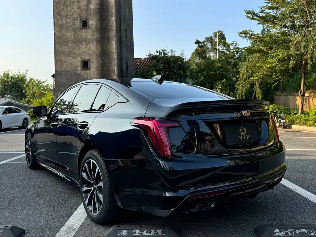 Cadillac CT5 2022 — фото 11