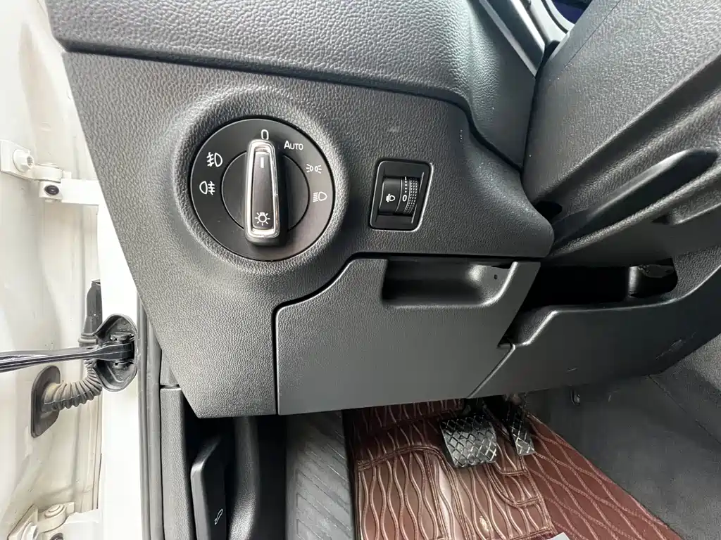 Skoda Karoq 2022 — фото 11