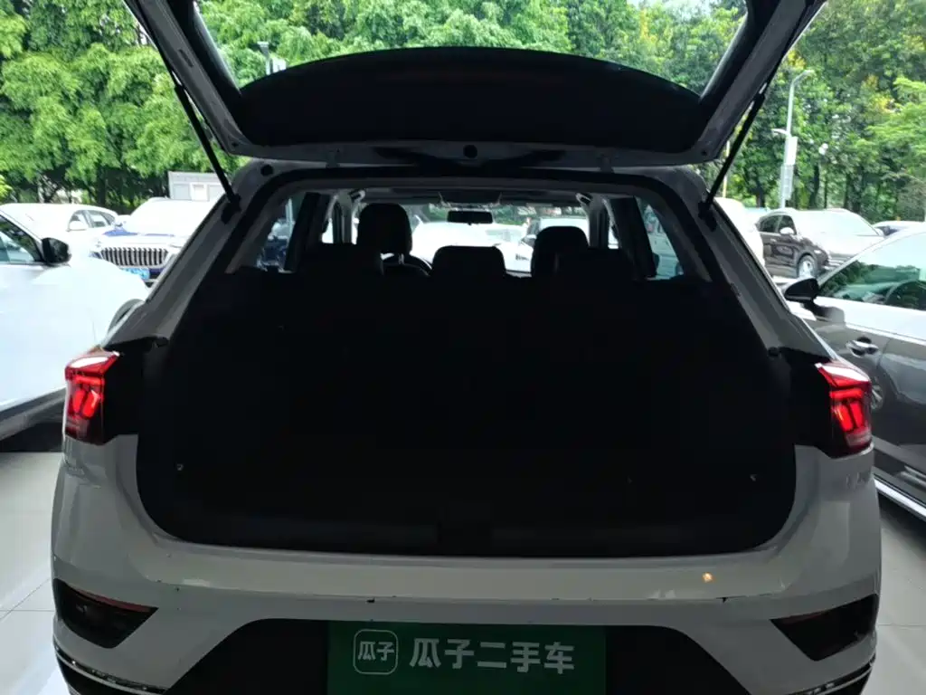 Volkswagen T-Roc 2023 — фото 19