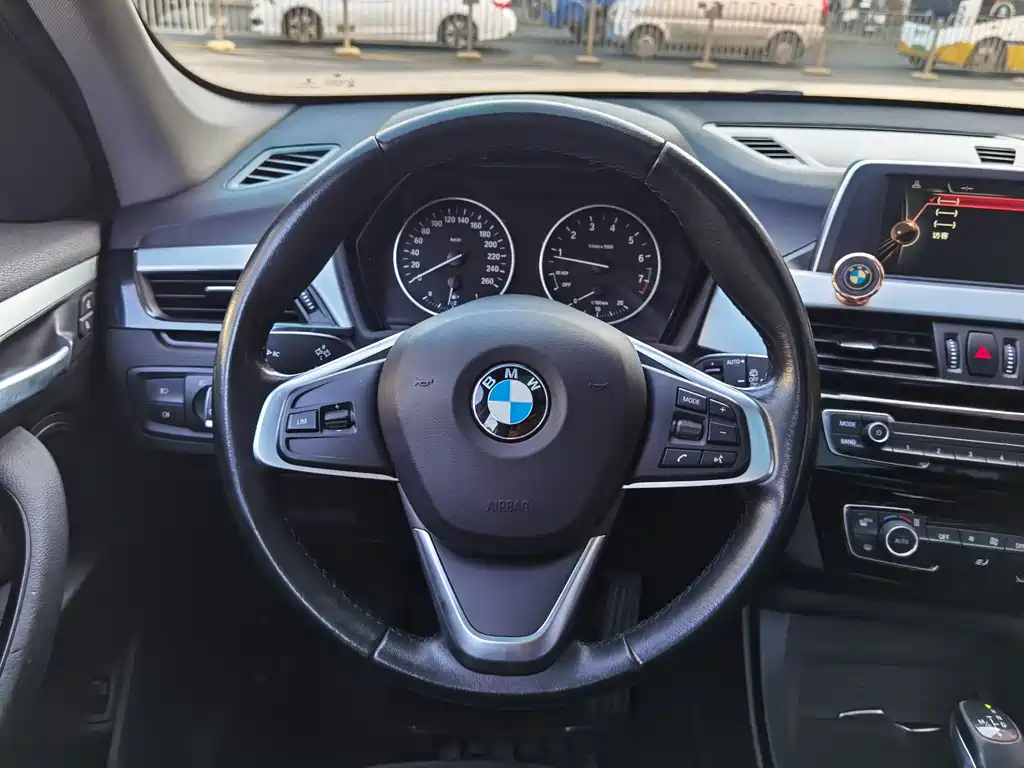 BMW X1 2017 — фото 12